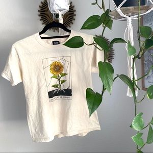 Urban Outfitters sunflower graphic tee cropped